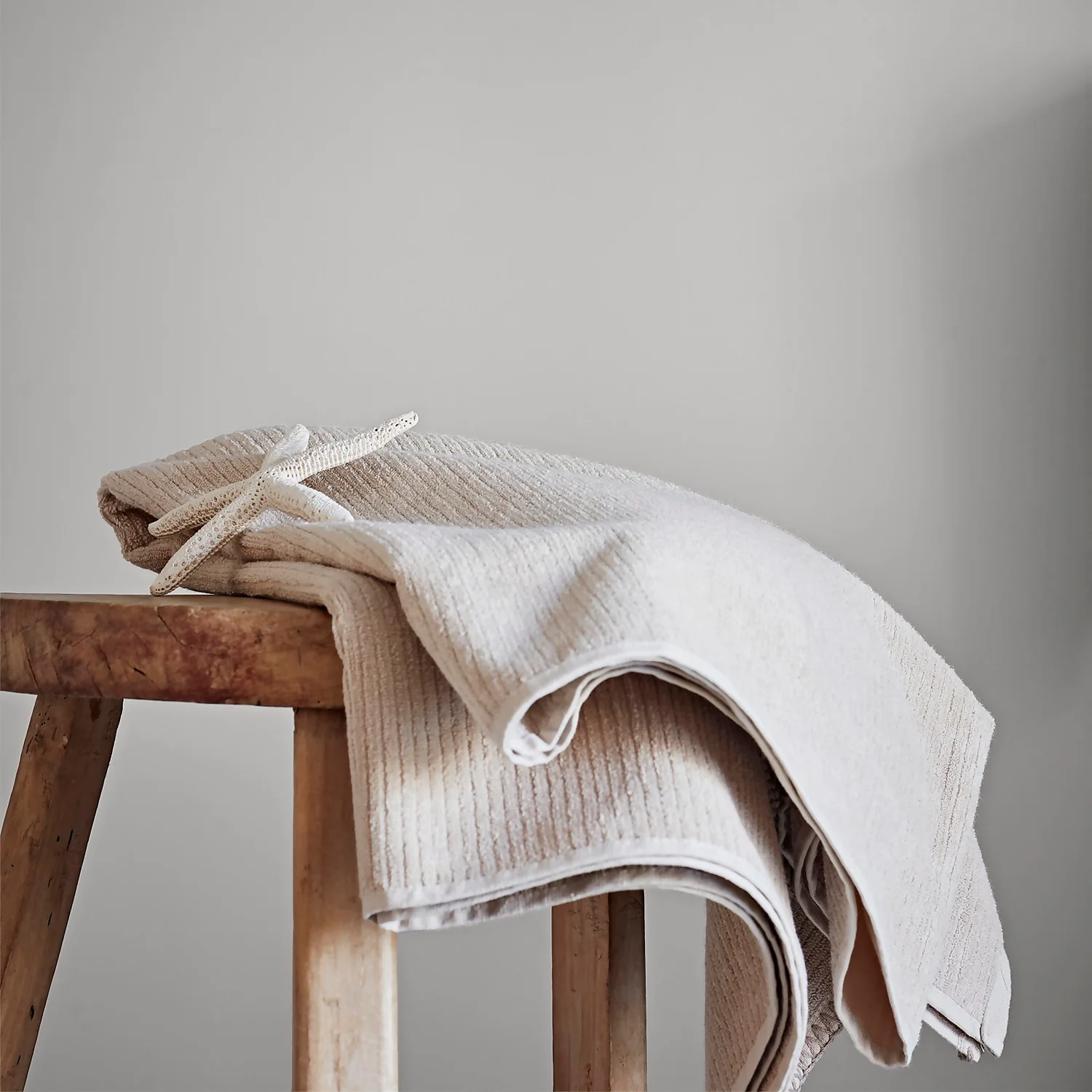 Crown Easyclean® Mouldguard+ Bathroom Mid Sheen Washable Multi Surface Paint Linen Cupboard® - 2.5L Crown Easyclean® Mouldguard+ Bathroom Mid Sheen Washable Multi Surface Paint Linen Cupboard® - 2.5L -Best Paint Store 12886760 3094853415621150